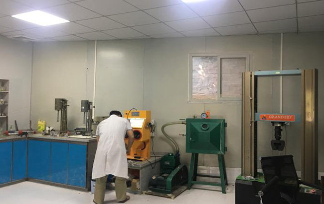 研發人員研發中